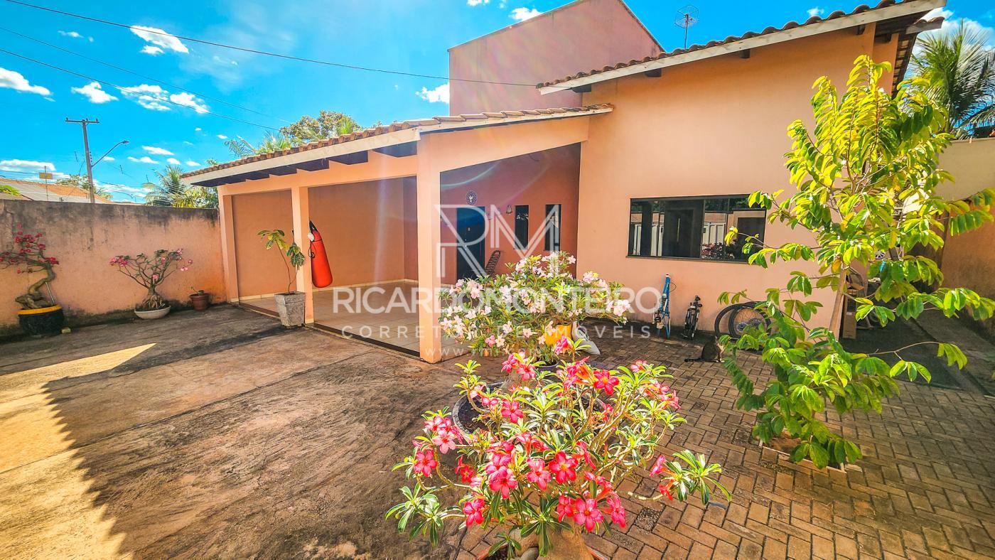 Casa à venda com 3 quartos, 360m² - Foto 2