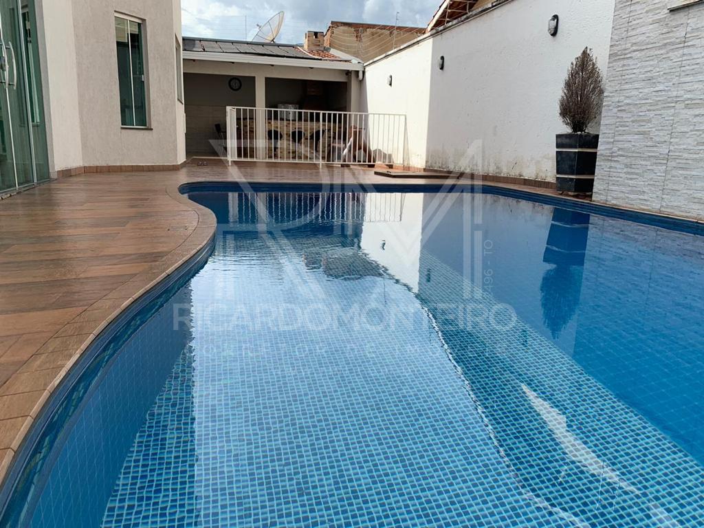 Sobrado à venda com 4 quartos, 300m² - Foto 1