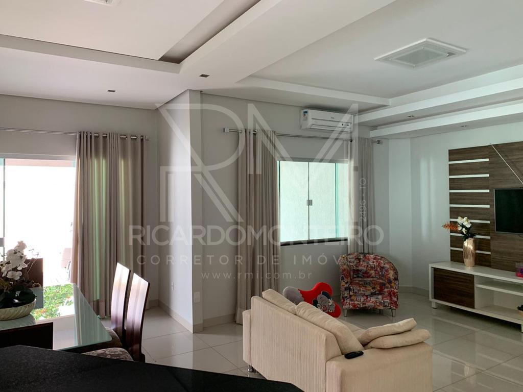 Sobrado à venda com 4 quartos, 300m² - Foto 4