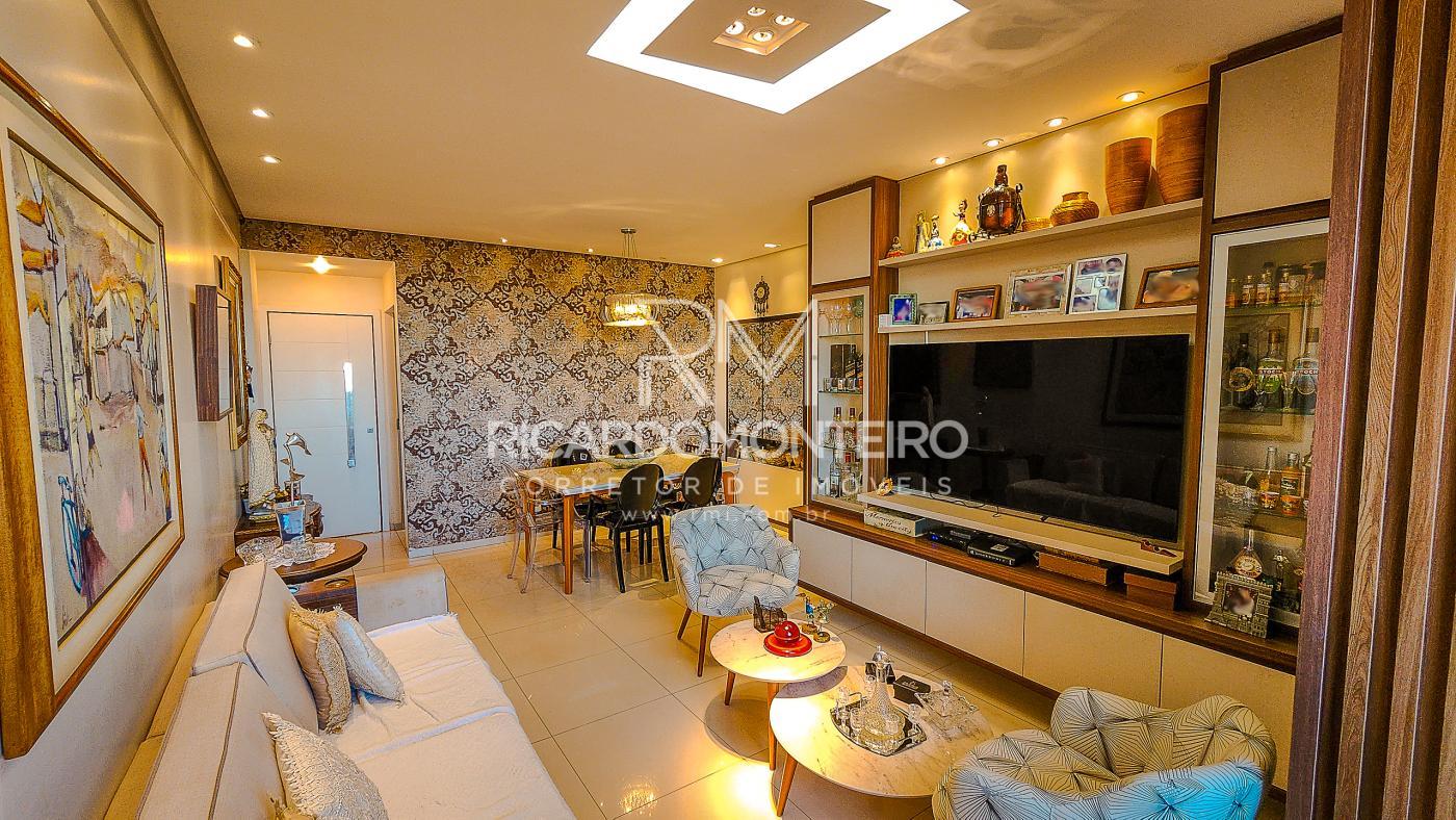 Apartamento à venda com 3 quartos, 101m² - Foto 2