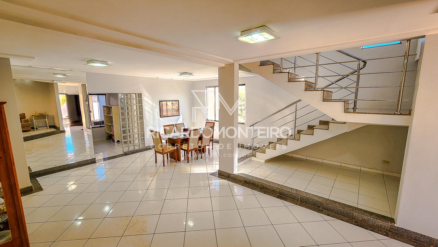 Casa à venda com 4 quartos, 360m² - Foto 2