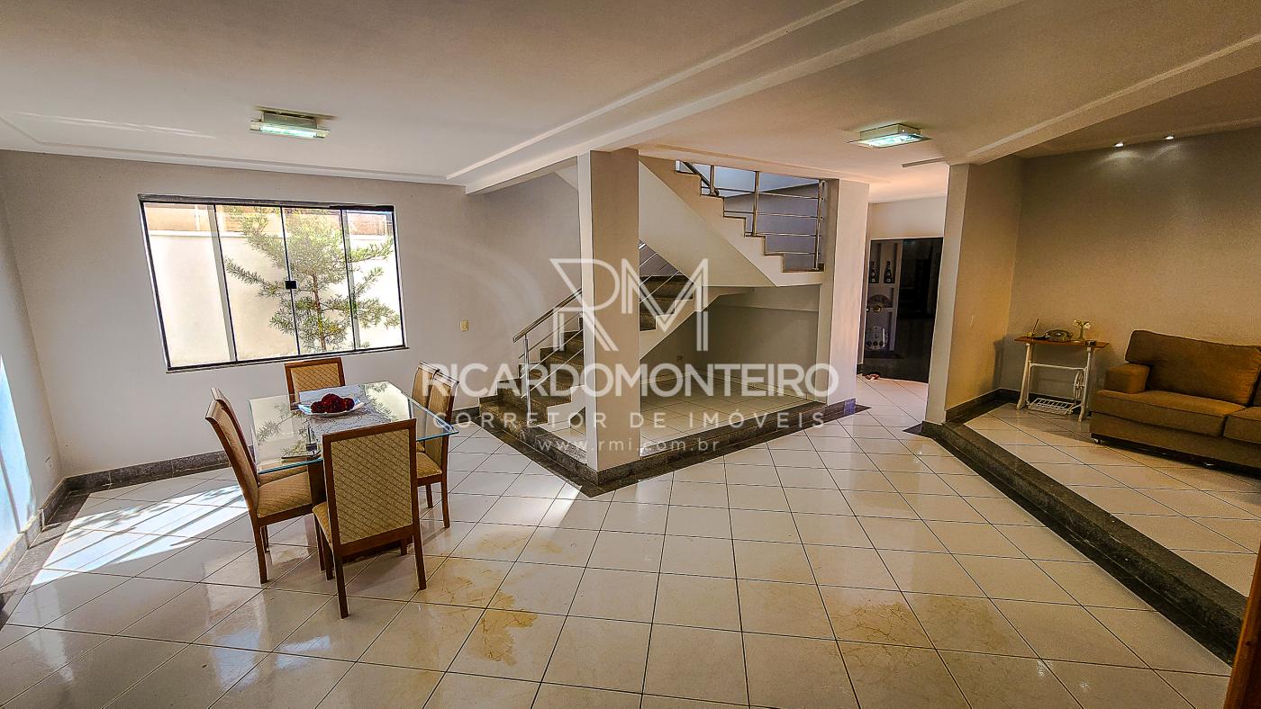 Casa à venda com 4 quartos, 360m² - Foto 3